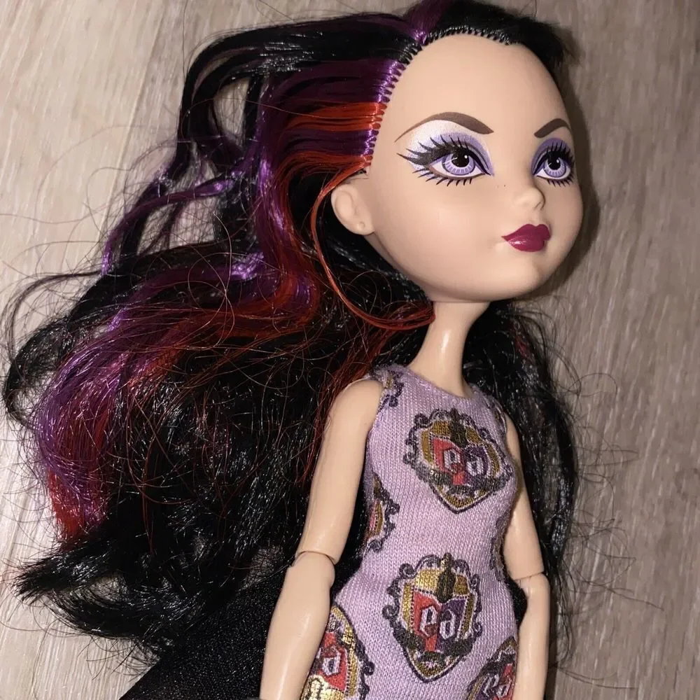 Ever After High RAVEN Queen School Spirit Doll